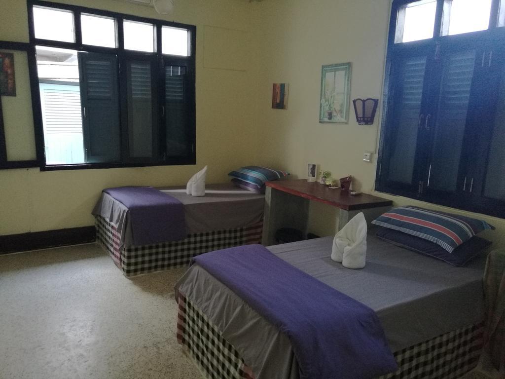 Viradesa Guesthouse Luang Prabang Esterno foto