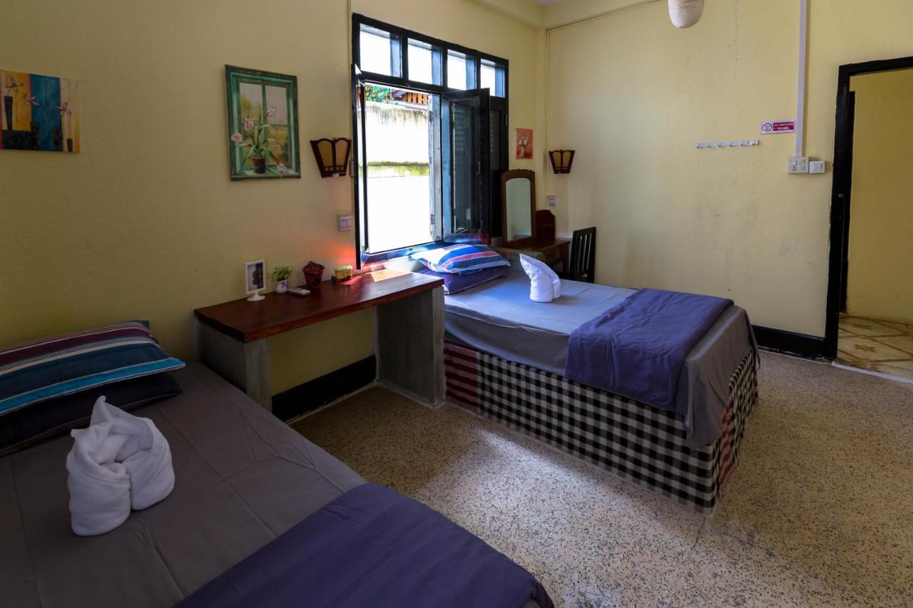 Viradesa Guesthouse Luang Prabang Esterno foto